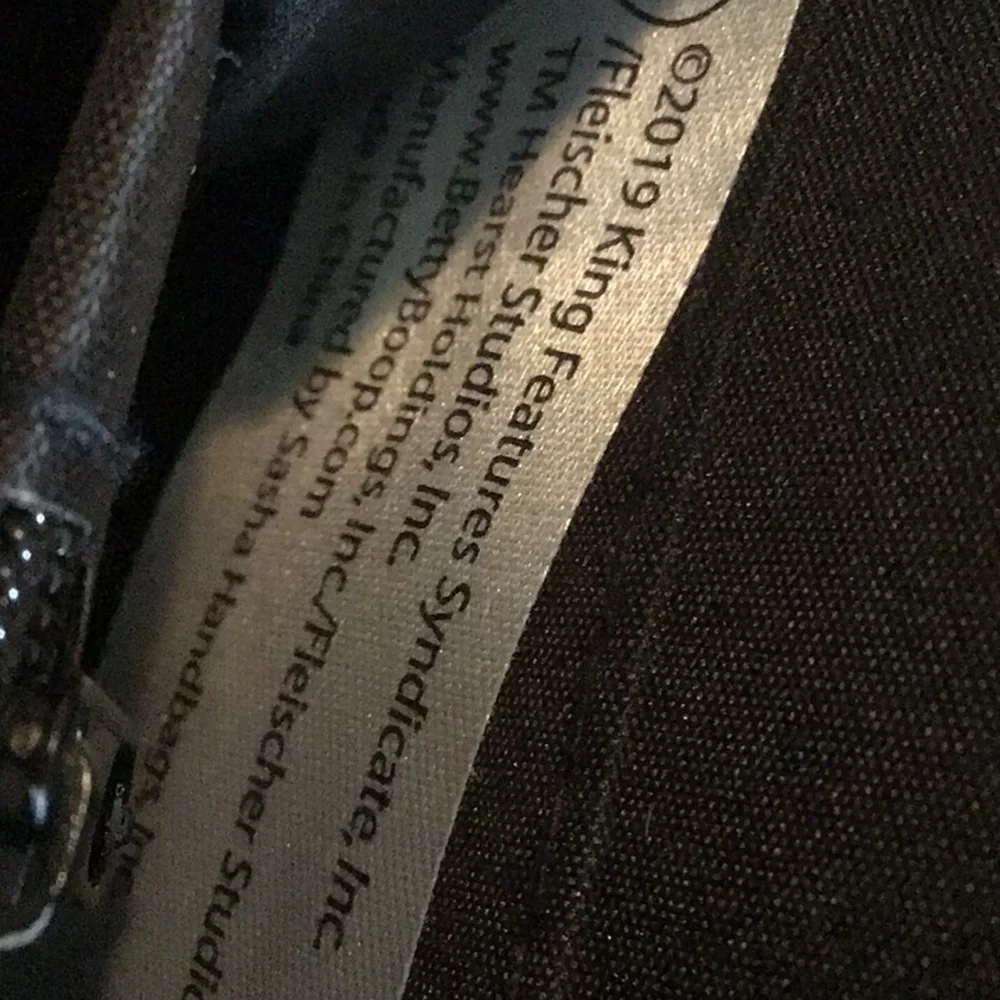 Betty Boop Purse 3 Ways to Wear: Crossbody Wristlet, Wallet NWT - Picture 6 of 7